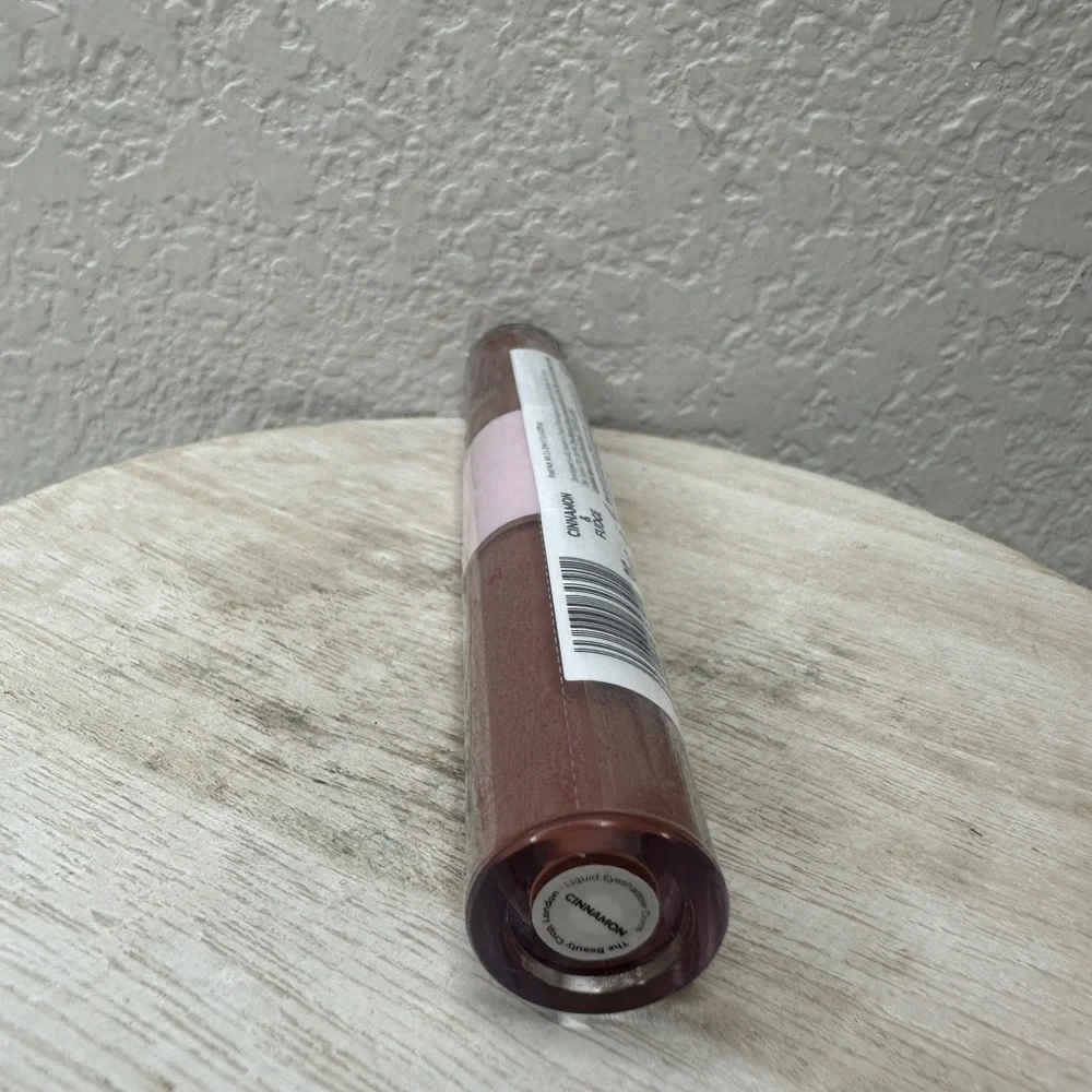 $3 🌙 Beauty Crop Liquid Eyeshadow Duo in: Cinnamon‎ & Fudge FULL SZ